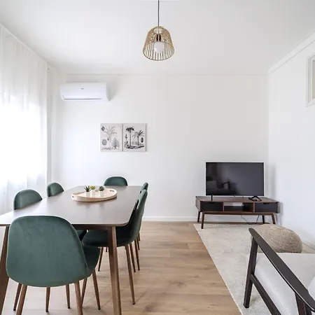 Cruz Design By House And People Apartment