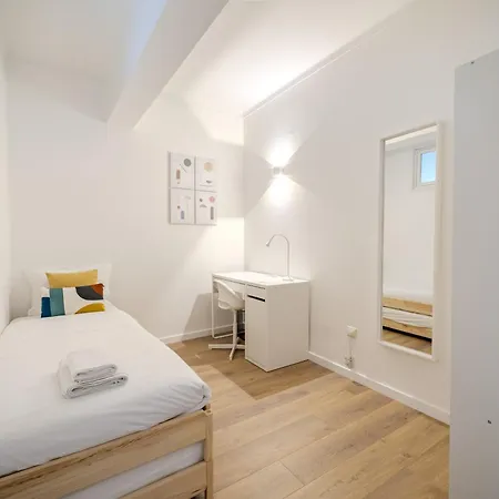Apartment Cruz Design By House And People Braga